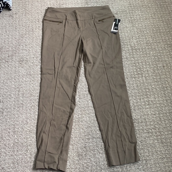 New Directions Taupe Slim Leg Pant Pants with Zipper Pockets, Size 8 - Picture 2 of 6